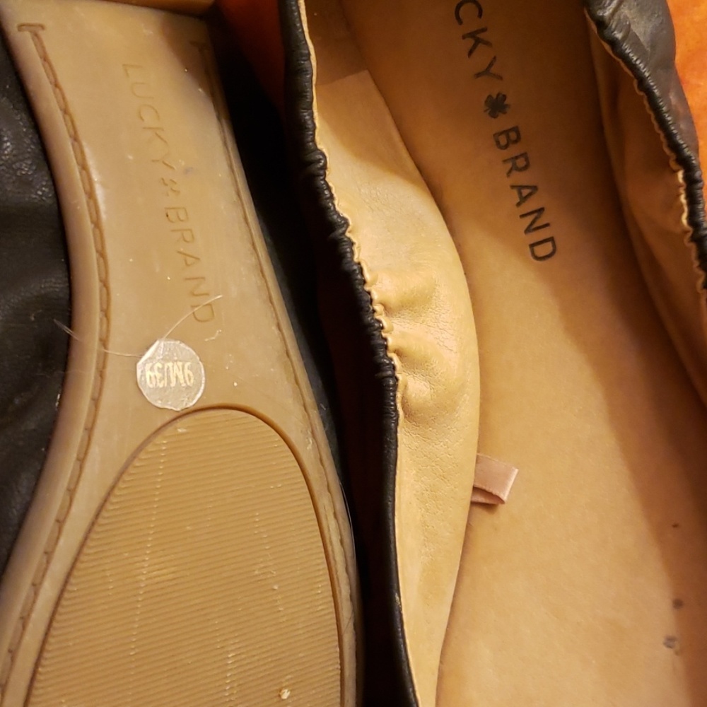 Shoes - Picture 3 of 4